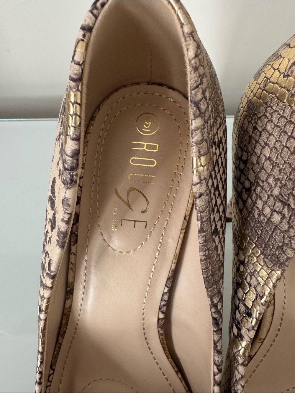 Rouge Helium Gold snakes woman stiletto pumps size 9 - Picture 3 of 6